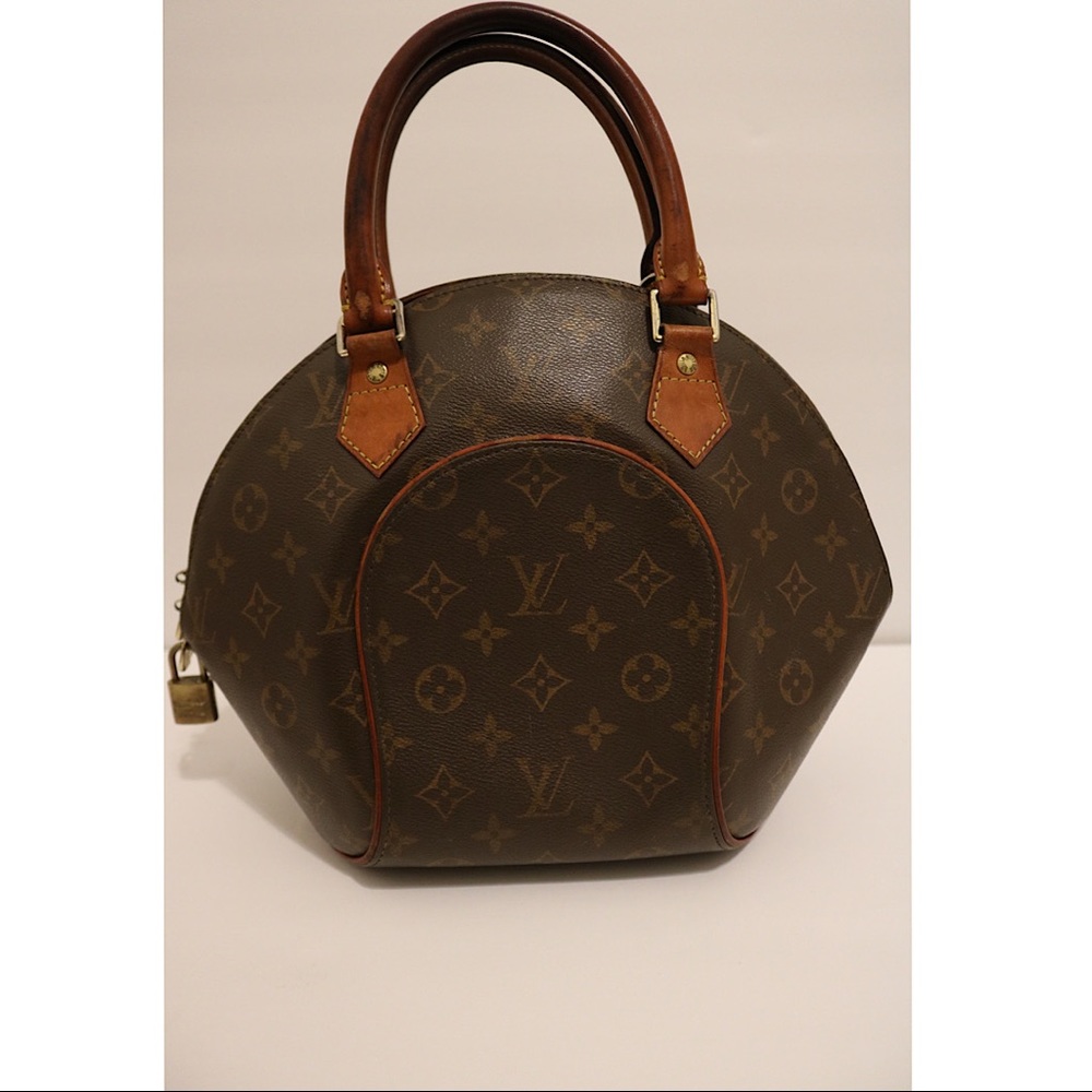 Auth. LOUIS VUITTON Monogram Ellipse PM